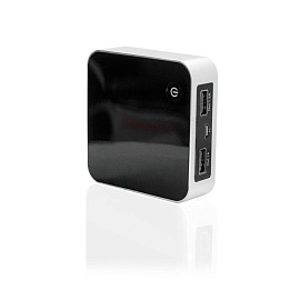 Универсальное зарядное устройство Z002 с серебряной окантовкой на 7800 mah (чёрный)