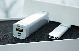 Набор 4. красный цвет. Power bank и флешка 64 гб (Белый)