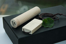 Набор: черная упаковка. power bank на 2600 mah и флешка 8 гб (Бежевый)